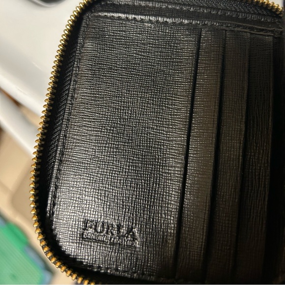Furla Classic Compact Zip Around Leather Wallet Black New (w/ out tags) - Picture 2 of 3